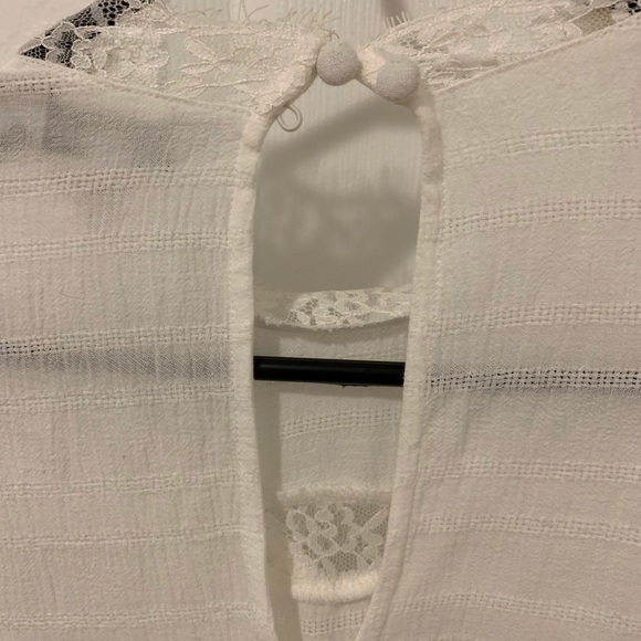 Express lace trim and ruffle blouse size L - Picture 7 of 8